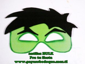 antifaces de superheroes hechos de fomi